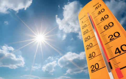 Caldo intenso fino a Ferragosto, brevi temporali non bastano
