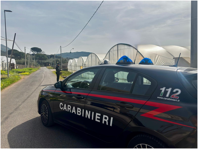 Ragazzo aggredito a bastonate in piazza a Castellamonte