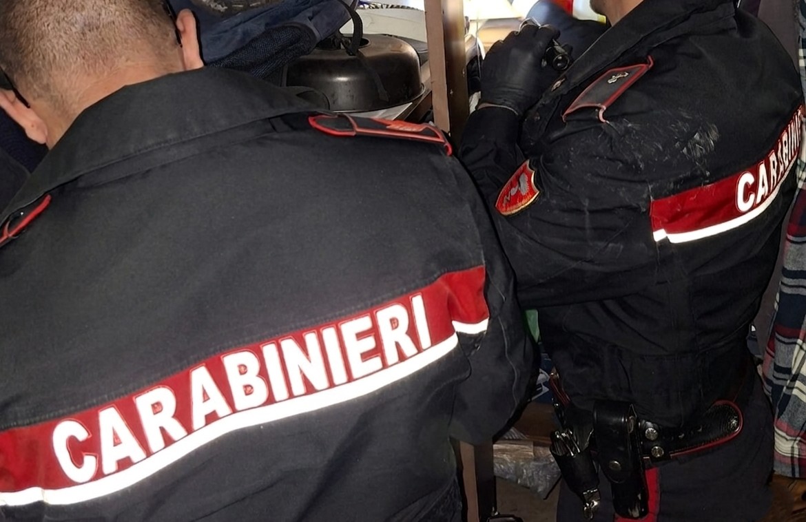 Lavoro irregolare e telecamere abusive: due titolari denunciati