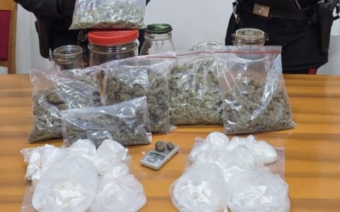 Fermato a Bardonecchia con mezzo chilo di marijuana in auto