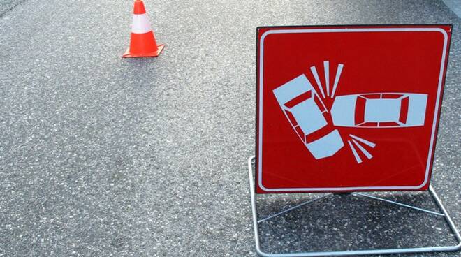 Auto inseguita dalla polizia precipita nel Po a Torino