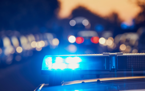 Scontro tra furgone e moto, motociclista grave