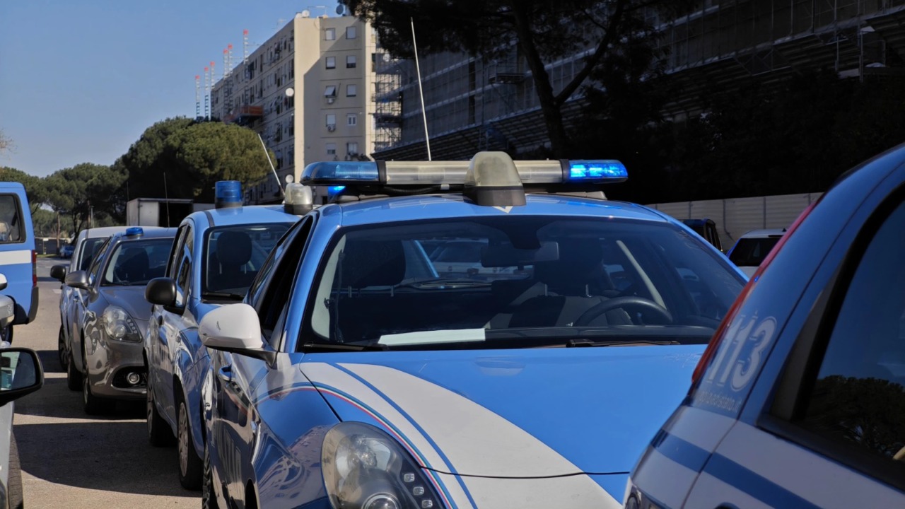 Collana strappata, insegue e travolge due rapinatori: arrestato