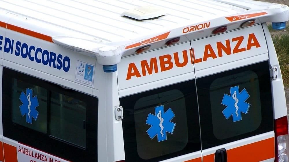 Bimba nasce in casa: il 118 guida i soccorsi a distanza