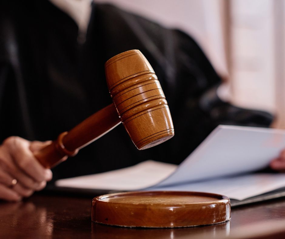 Assolti gli ‘furbetti’ del quiz per la patente con dispositivi per copiare