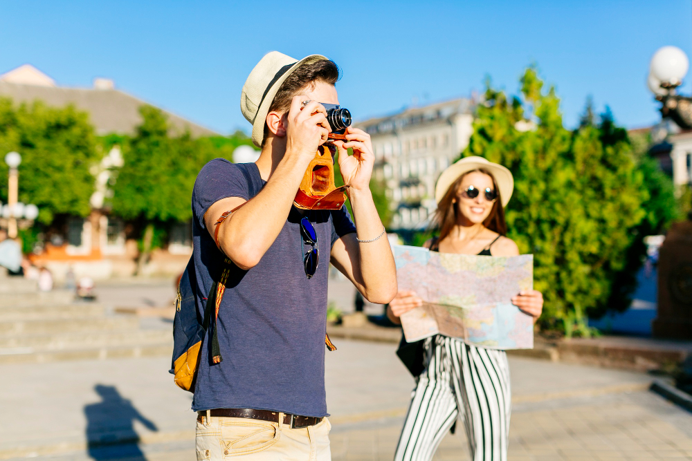 Nudismo, regole e luoghi tra Liguria e Toscana