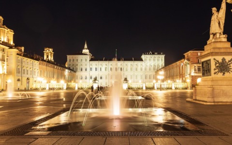 Via Garibaldi a Torino tra botteghe storiche e catene